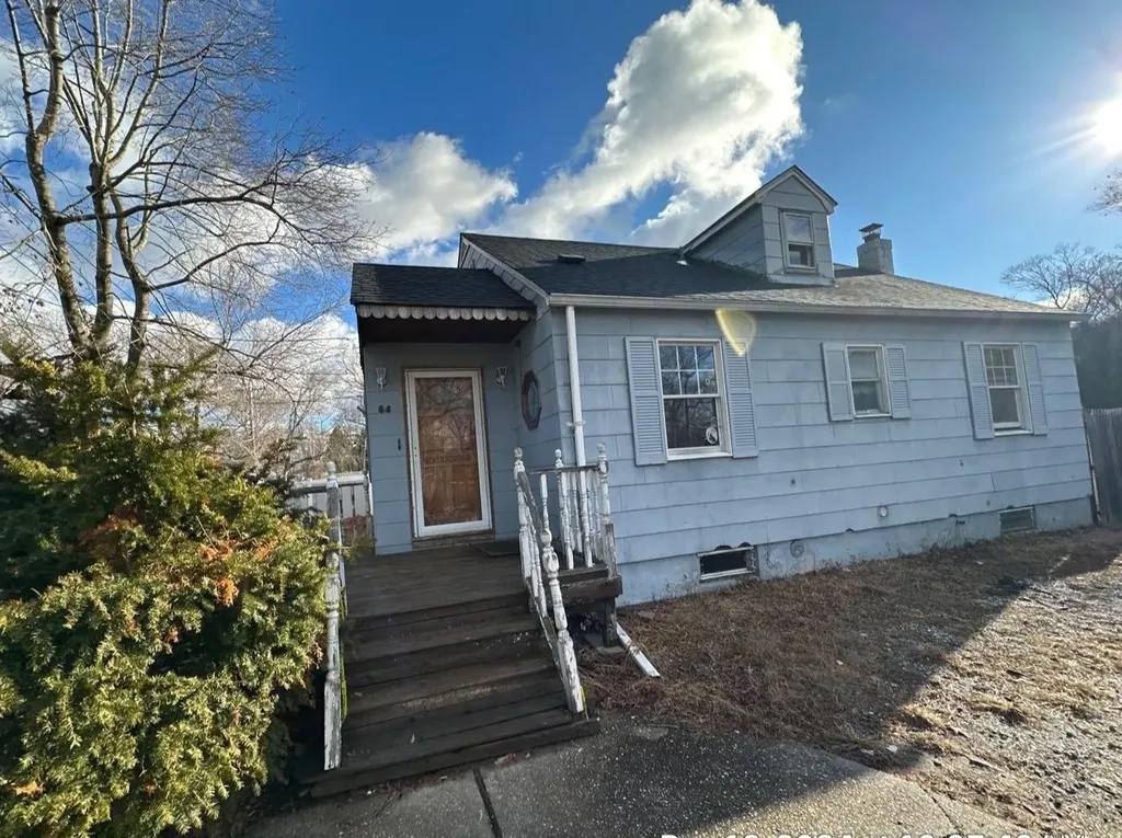 54 Park Street Centereach NY 11720