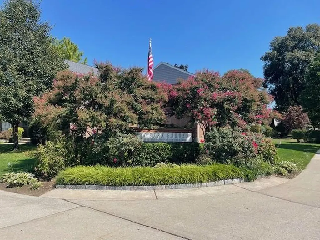216-21 73 Avenue Bayside NY 11364