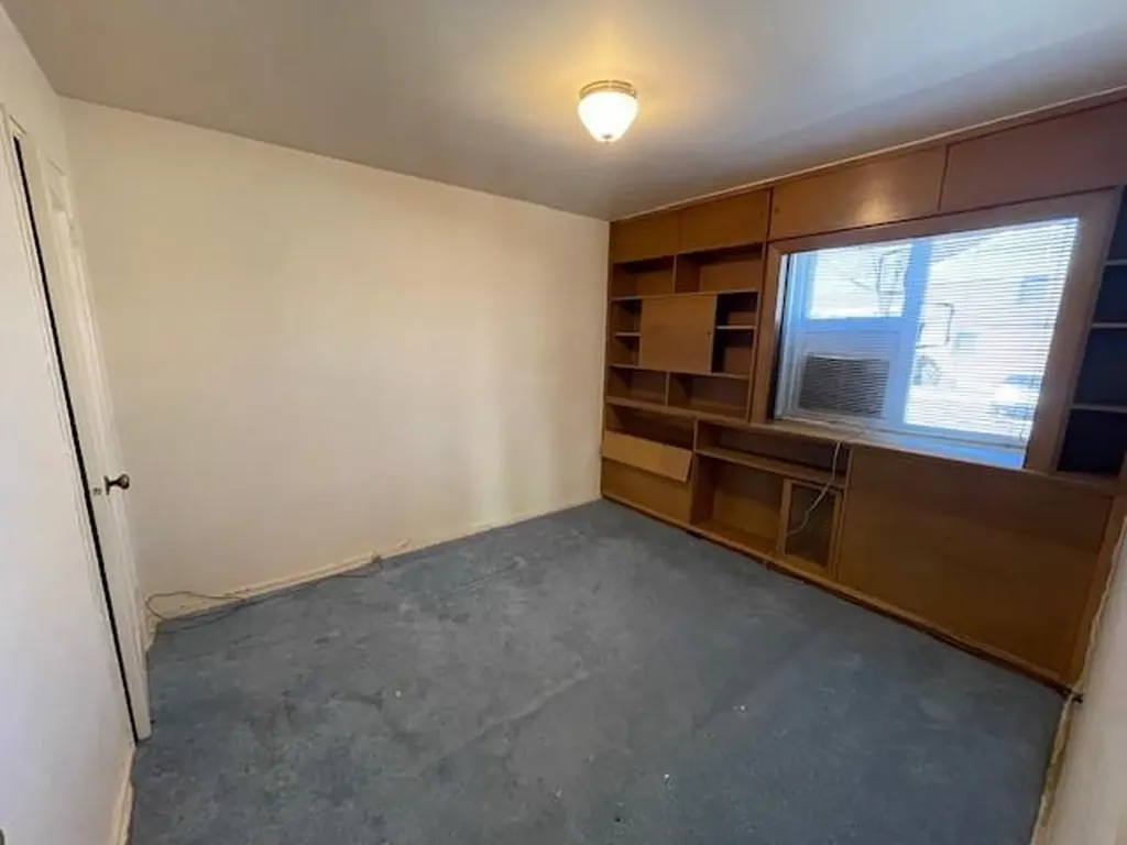 216-21 73 Avenue Bayside NY 11364