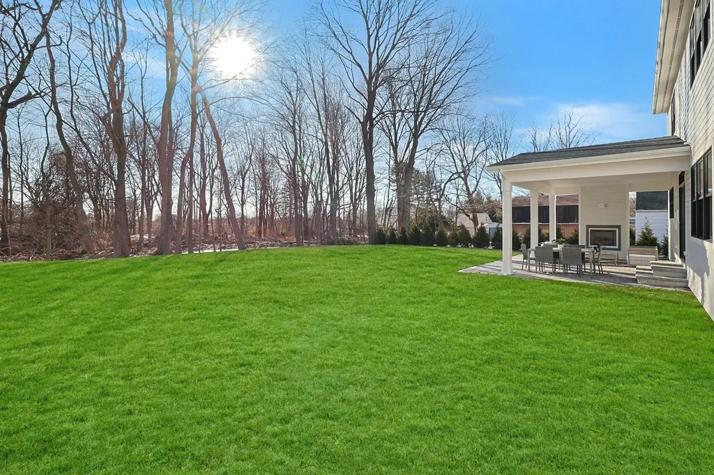 7 Bishop Drive S Rye Brook NY 10573