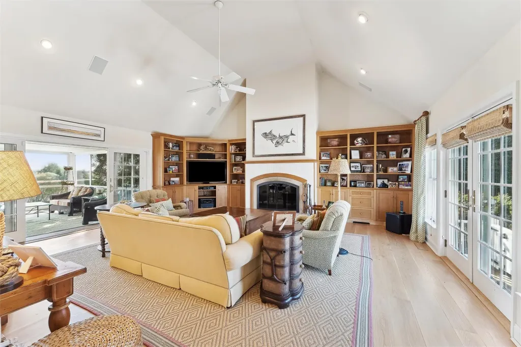 52 Exchange Place Westhampton Beach NY 11978