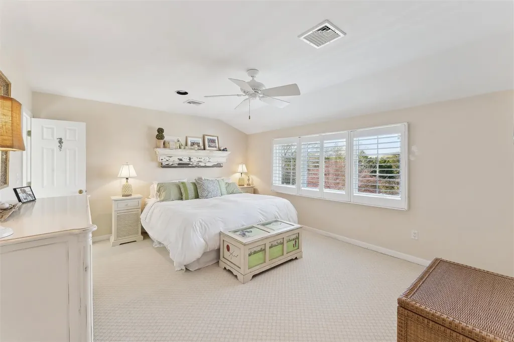 52 Exchange Place Westhampton Beach NY 11978