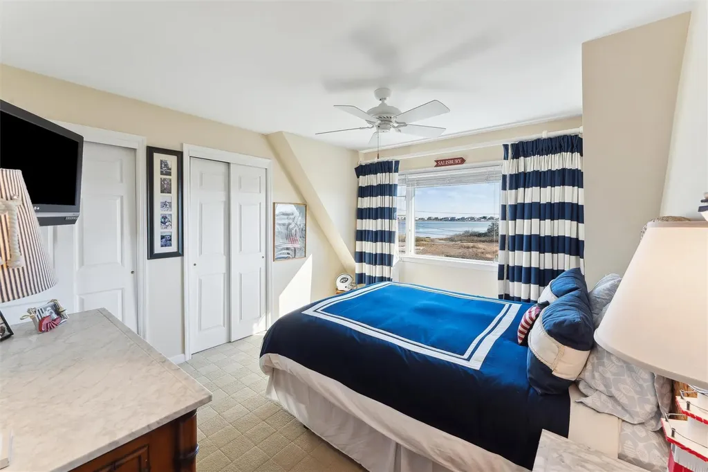 52 Exchange Place Westhampton Beach NY 11978