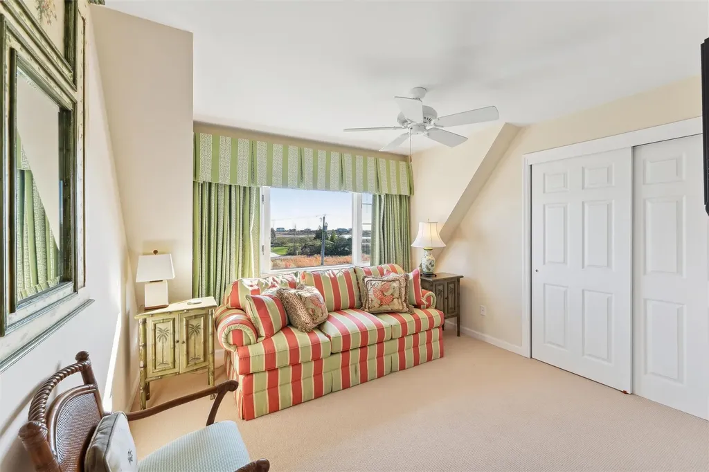 52 Exchange Place Westhampton Beach NY 11978