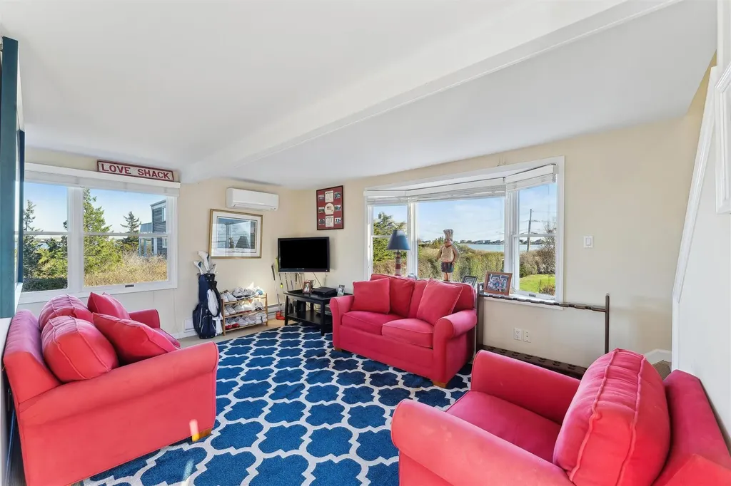 52 Exchange Place Westhampton Beach NY 11978