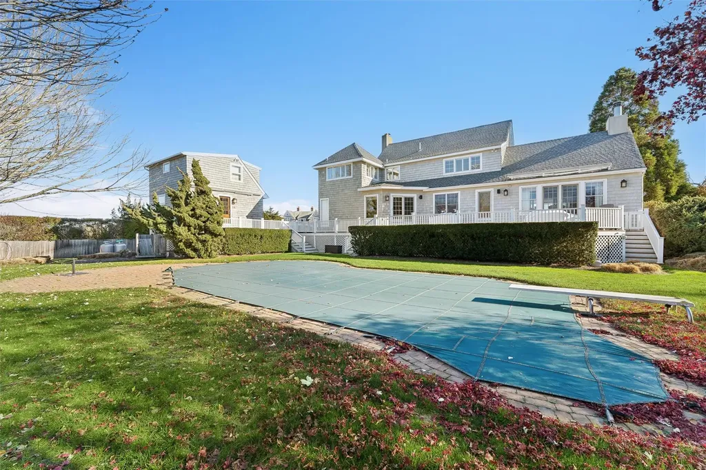 52 Exchange Place Westhampton Beach NY 11978