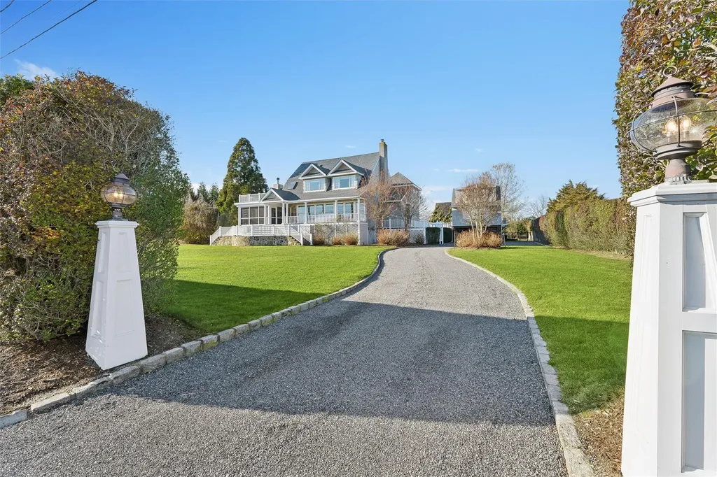 52 Exchange Place Westhampton Beach NY 11978