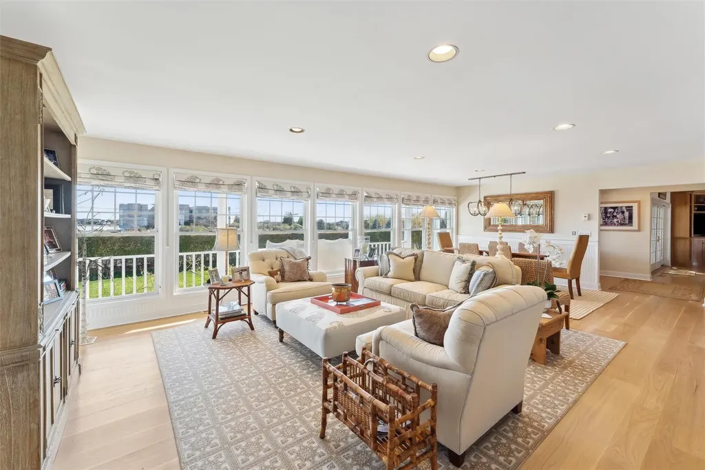 52 Exchange Place Westhampton Beach NY 11978