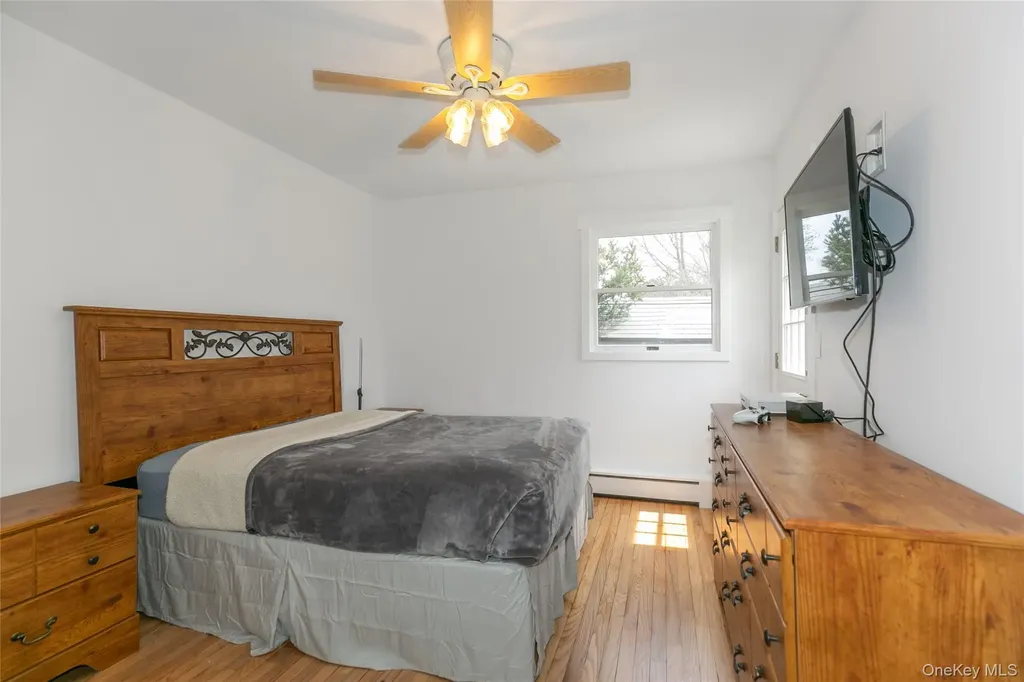7 Suffolk Road Hampton Bays NY 11946
