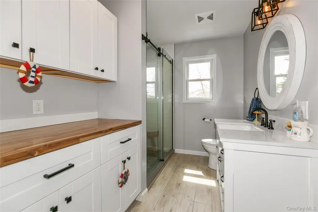 7 Suffolk Road Hampton Bays NY 11946
