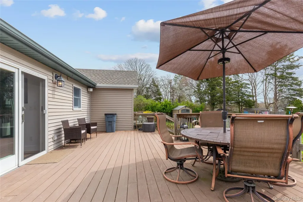 7 Suffolk Road Hampton Bays NY 11946