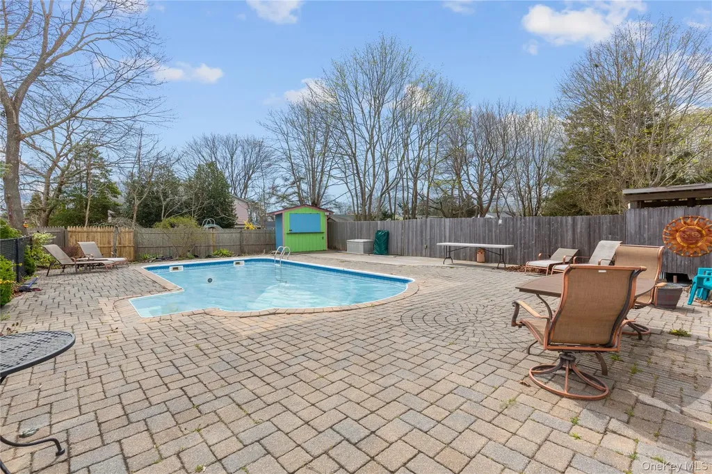 7 Suffolk Road Hampton Bays NY 11946