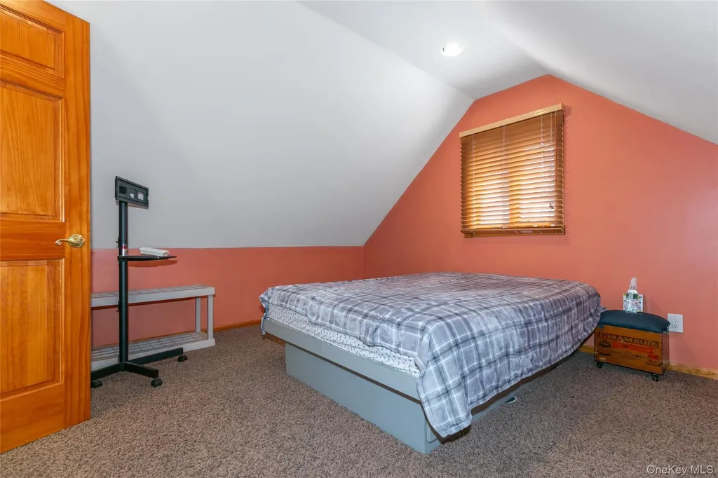 7 Suffolk Road Hampton Bays NY 11946