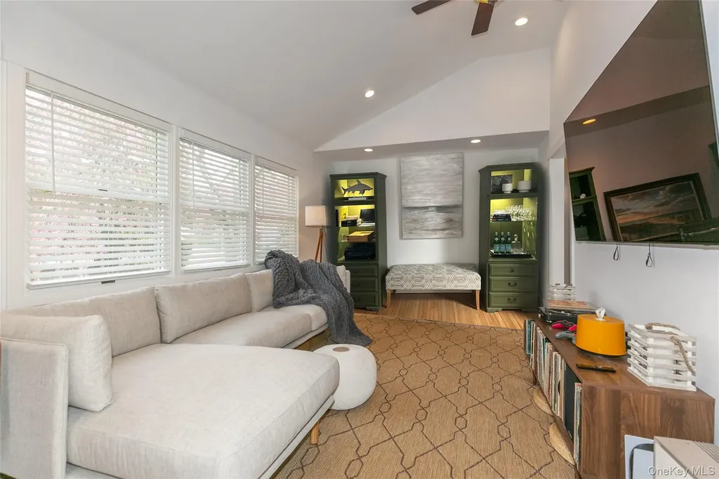 7 Suffolk Road Hampton Bays NY 11946