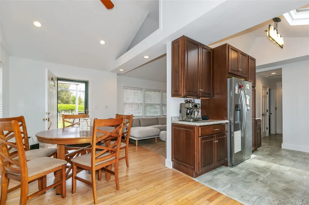 7 Suffolk Road Hampton Bays NY 11946