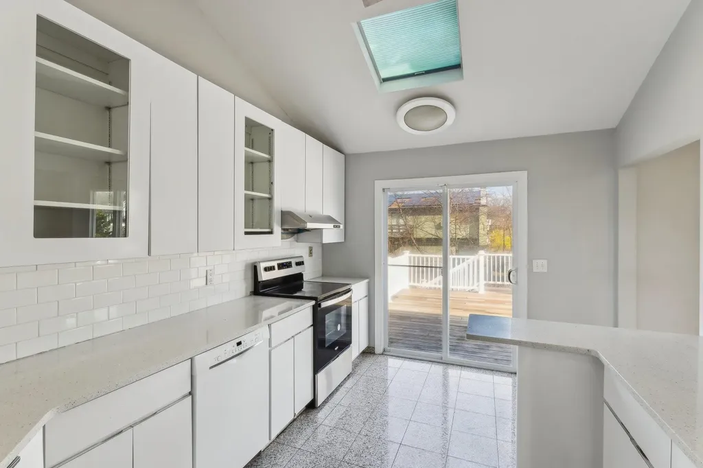 11 Dehan Street Smithtown NY 11787