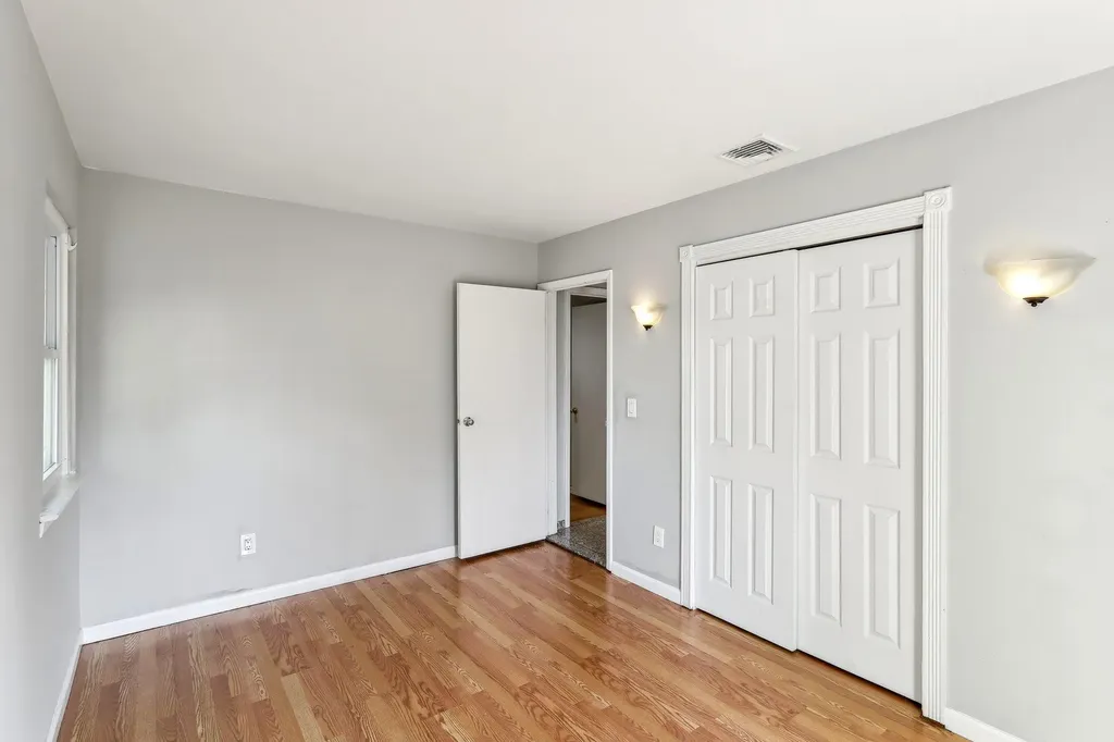11 Dehan Street Smithtown NY 11787