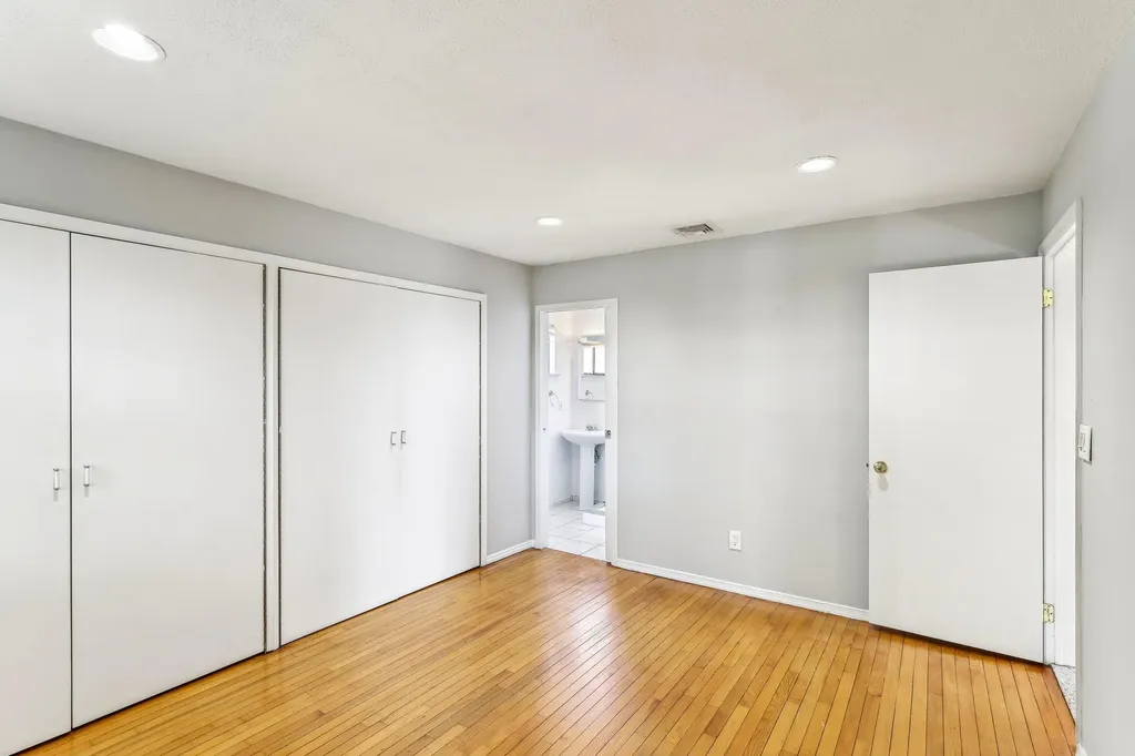 11 Dehan Street Smithtown NY 11787
