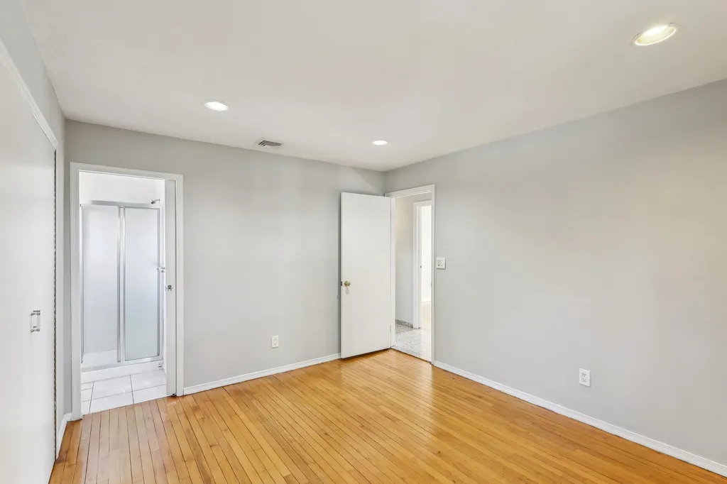 11 Dehan Street Smithtown NY 11787
