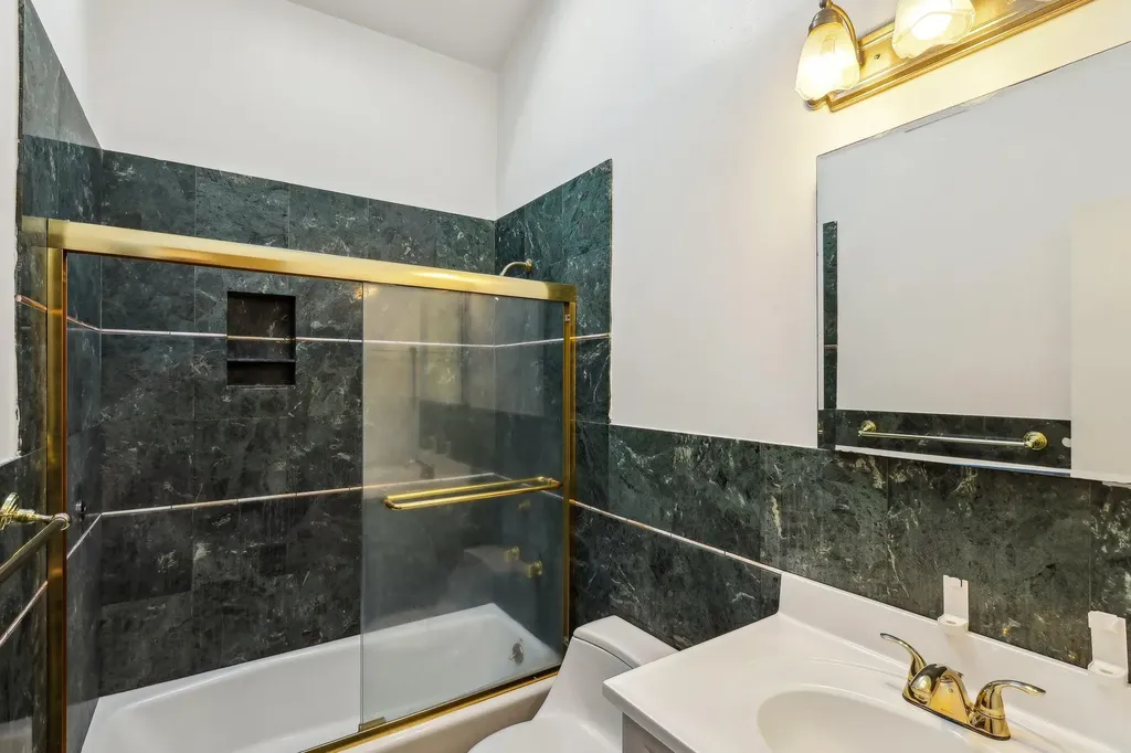 11 Dehan Street Smithtown NY 11787