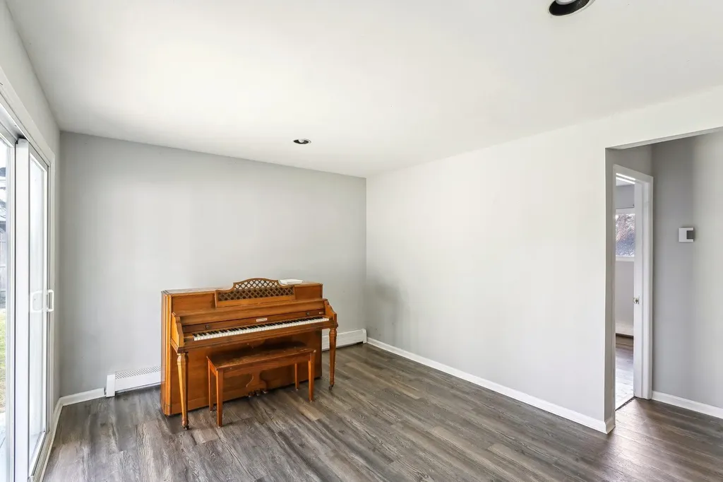 11 Dehan Street Smithtown NY 11787