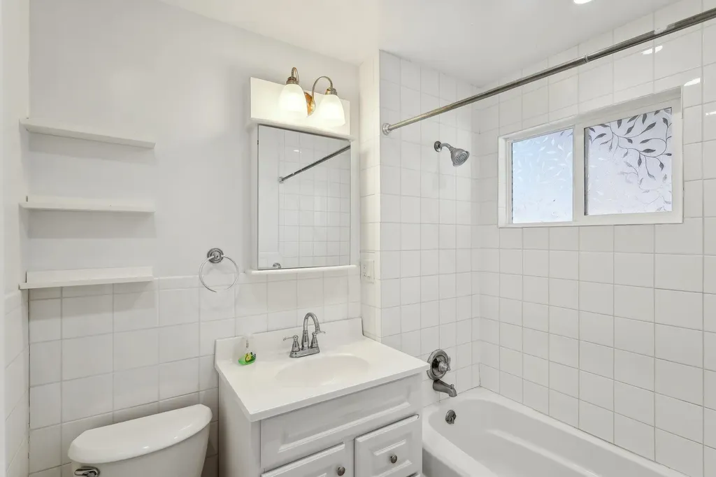 11 Dehan Street Smithtown NY 11787