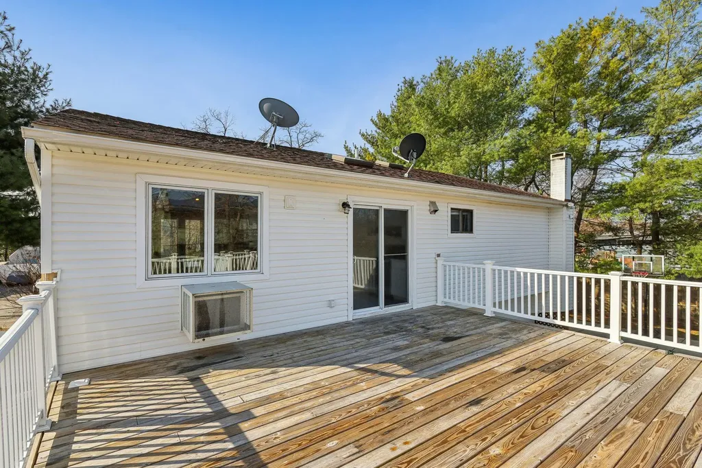 11 Dehan Street Smithtown NY 11787