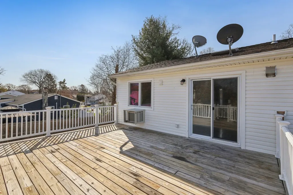 11 Dehan Street Smithtown NY 11787