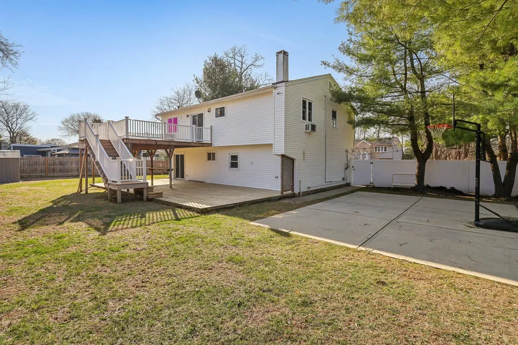 11 Dehan Street Smithtown NY 11787