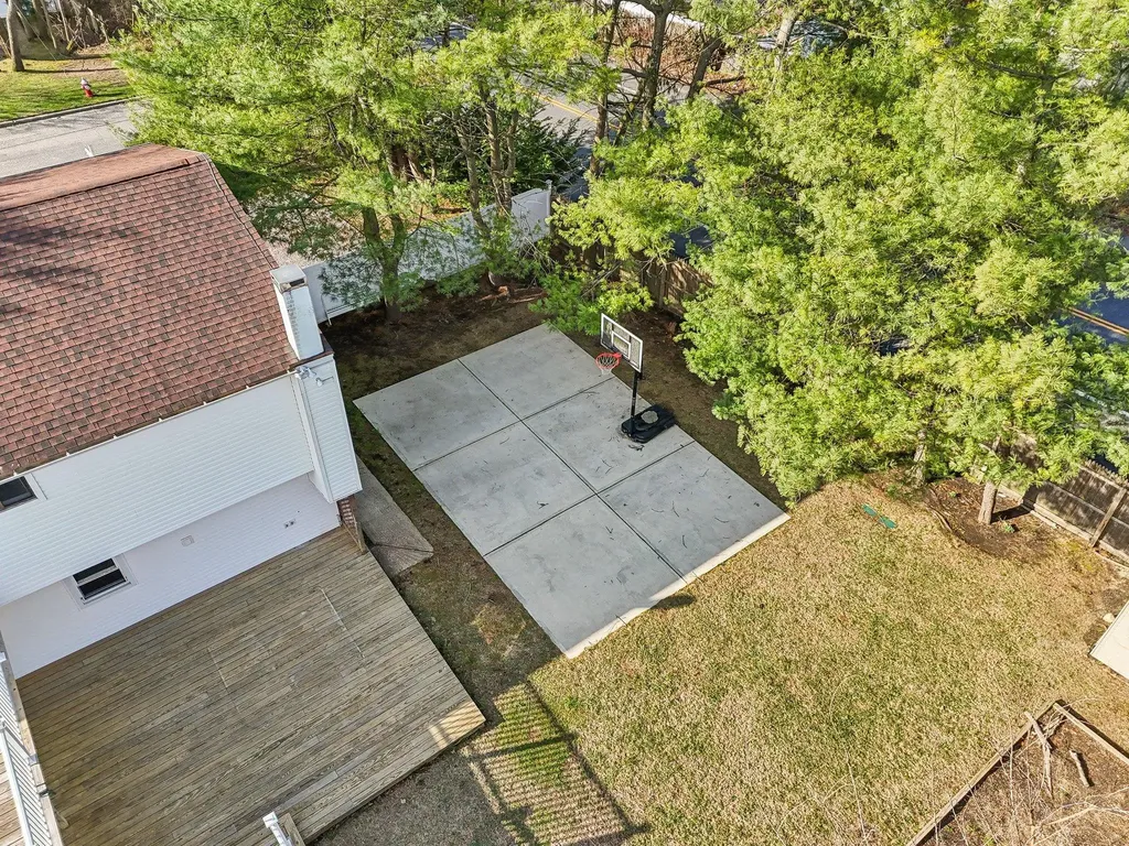 11 Dehan Street Smithtown NY 11787