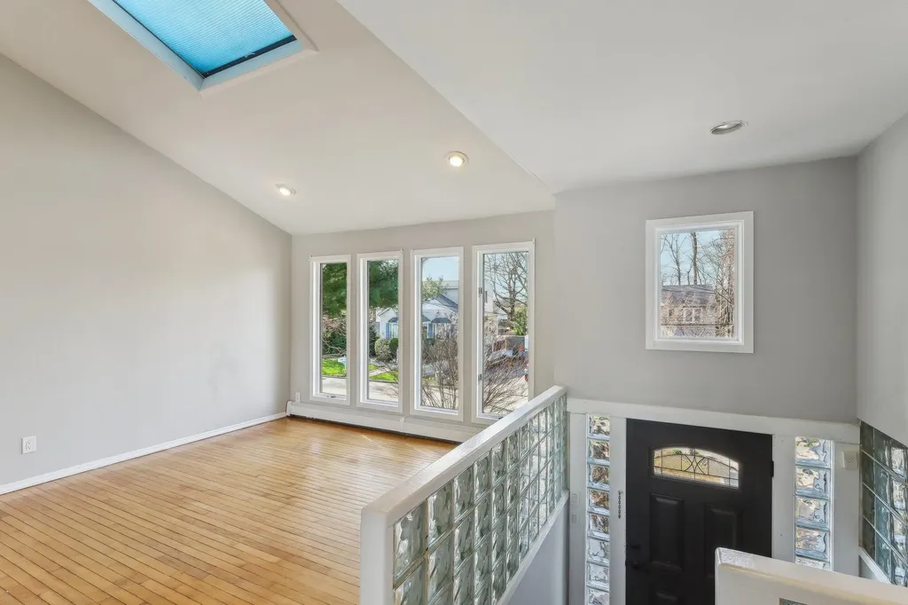 11 Dehan Street Smithtown NY 11787