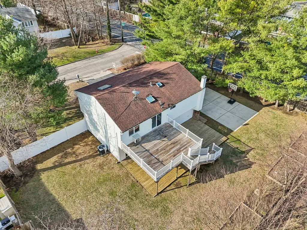 11 Dehan Street Smithtown NY 11787