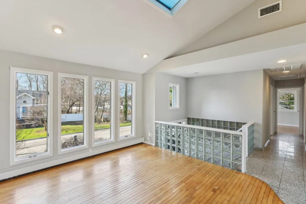 11 Dehan Street Smithtown NY 11787