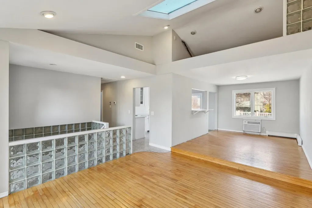 11 Dehan Street Smithtown NY 11787