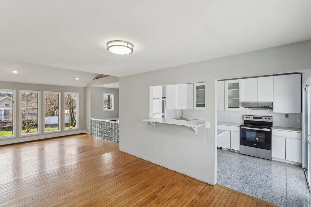 11 Dehan Street Smithtown NY 11787