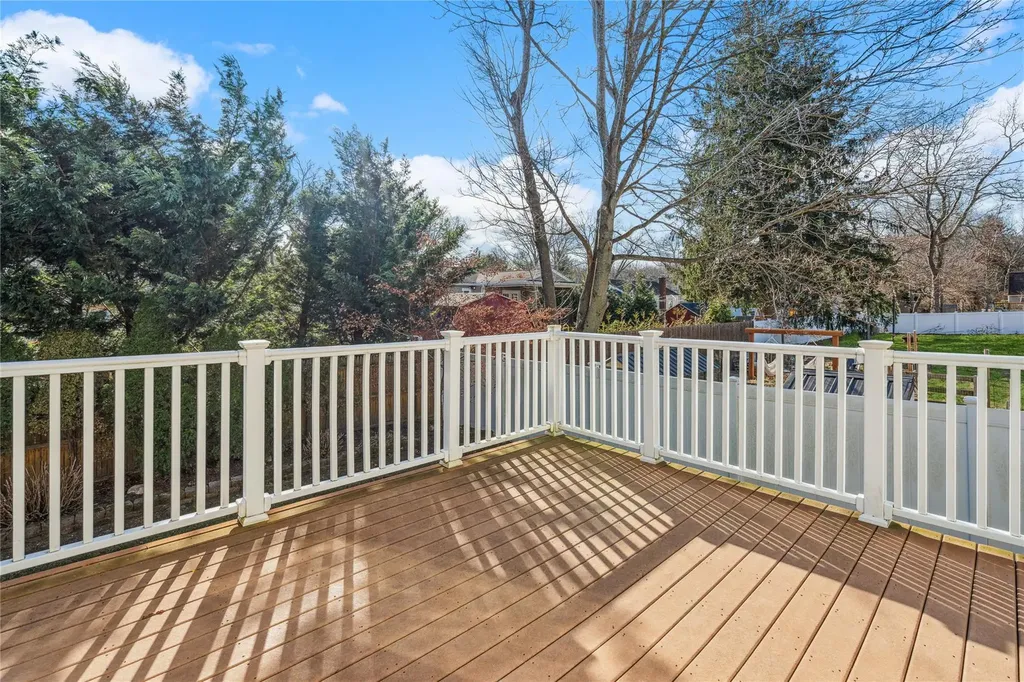 87 16th Street Wading River NY 11792