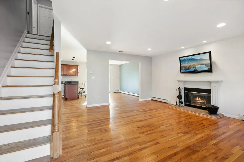 87 16th Street Wading River NY 11792