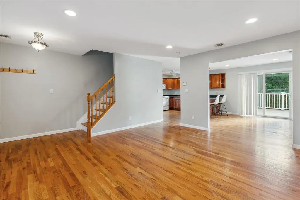 87 16th Street Wading River NY 11792