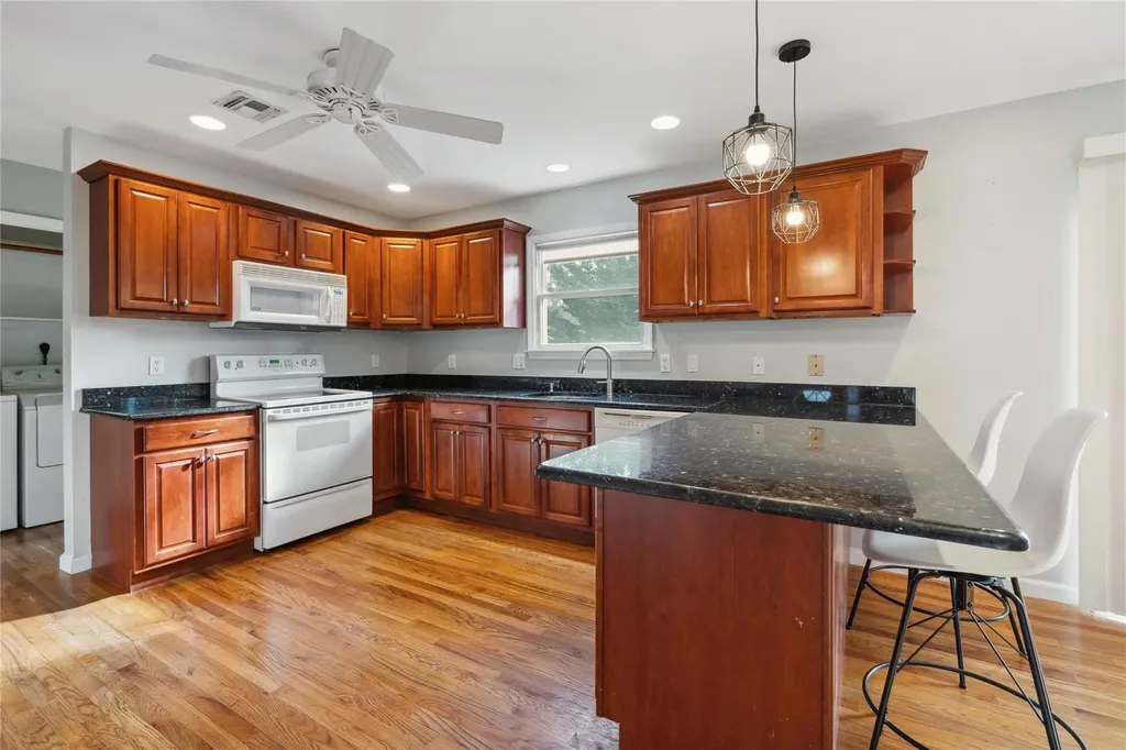 87 16th Street Wading River NY 11792