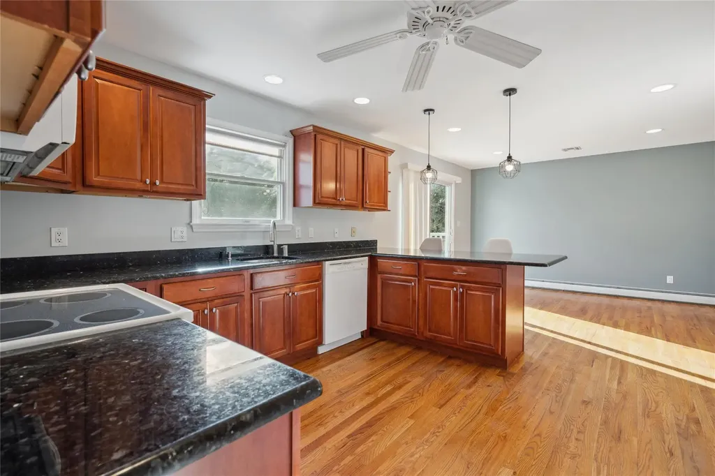 87 16th Street Wading River NY 11792