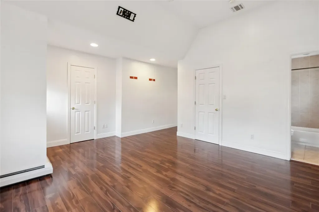 87 16th Street Wading River NY 11792