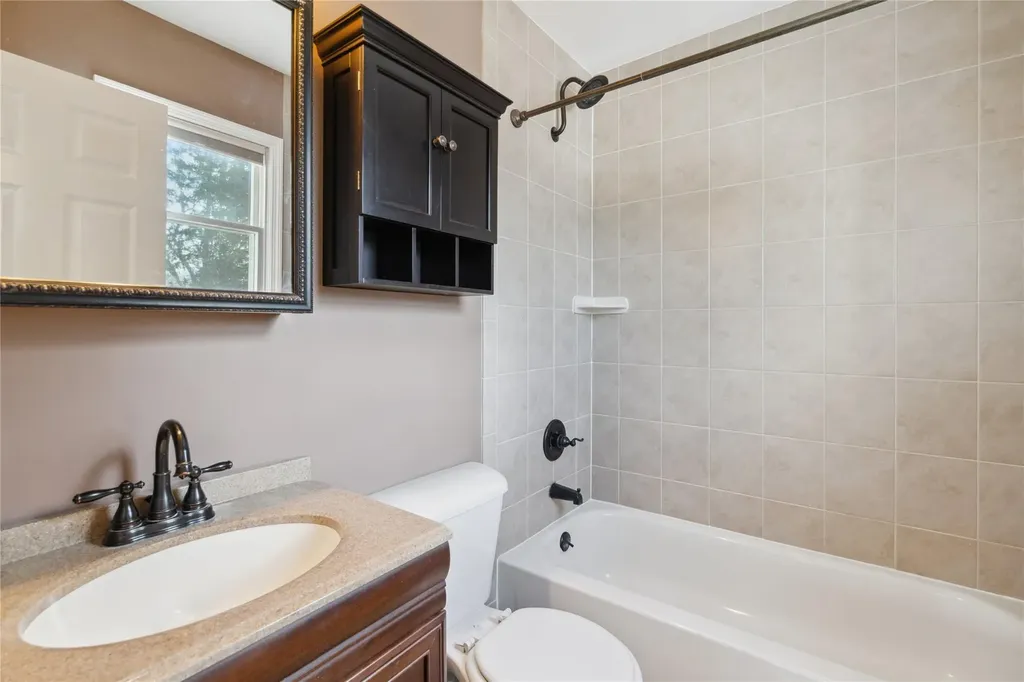 87 16th Street Wading River NY 11792