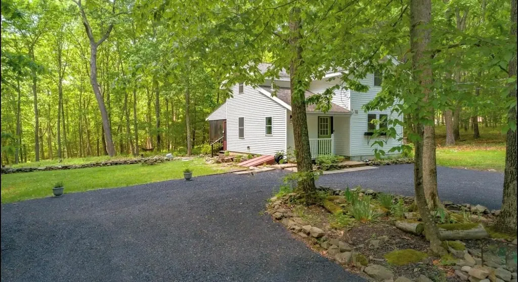 27 Newman Road Pond Eddy NY 12770