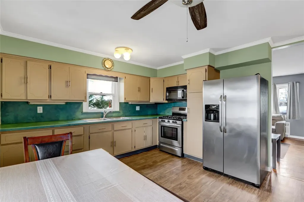 1478 Herzel Boulevard West Babylon NY 11704