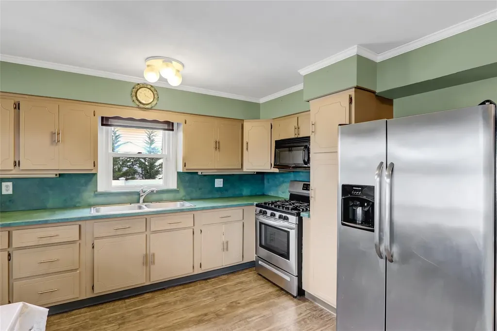 1478 Herzel Boulevard West Babylon NY 11704