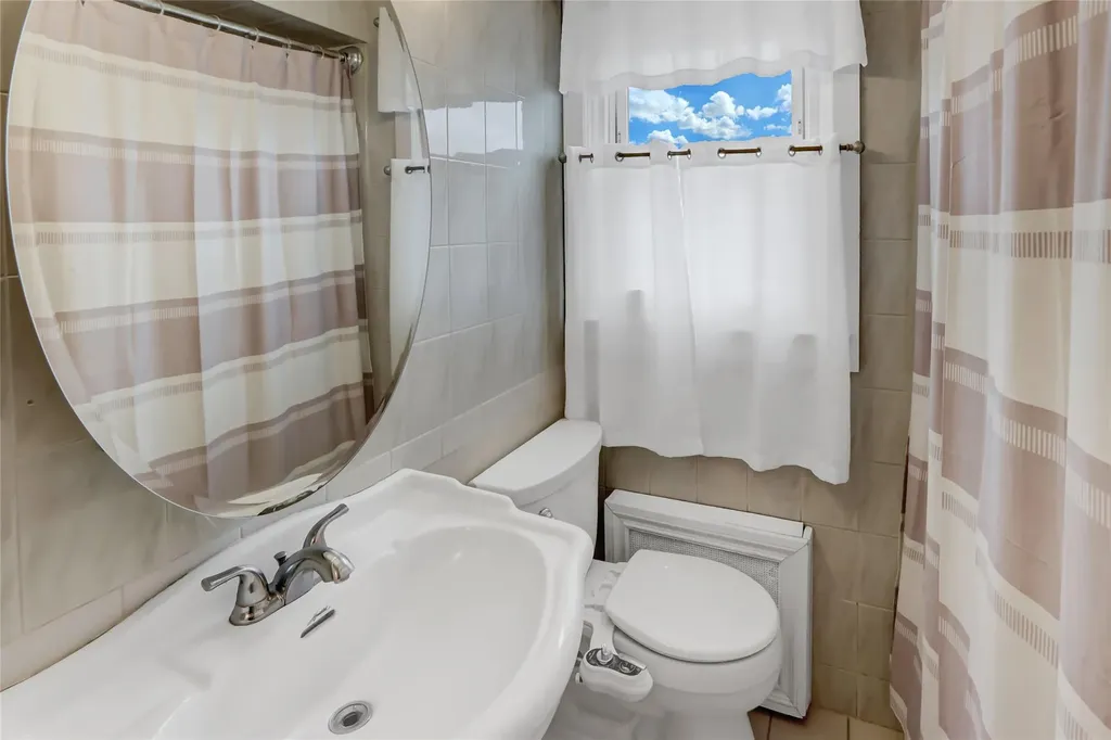 1478 Herzel Boulevard West Babylon NY 11704