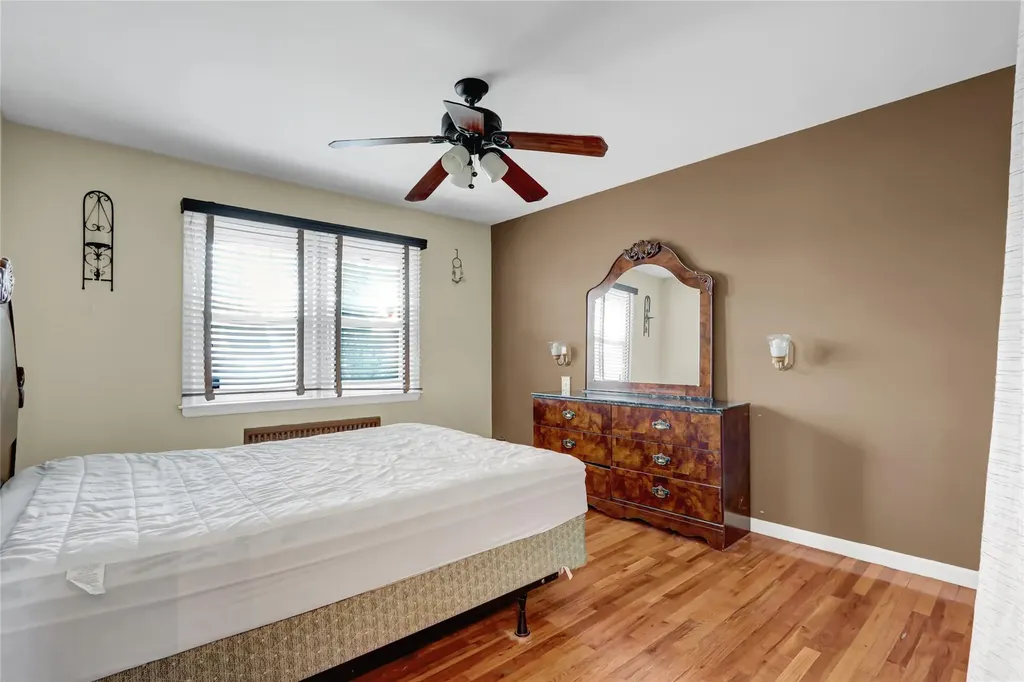 1478 Herzel Boulevard West Babylon NY 11704