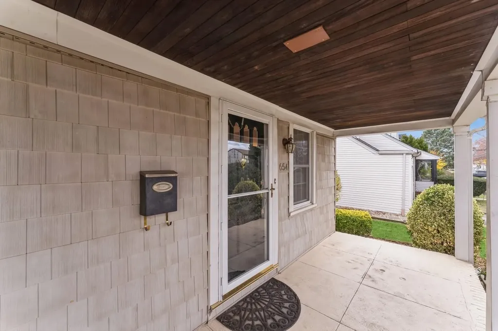 654 Joy Boulevard North Baldwin NY 11510