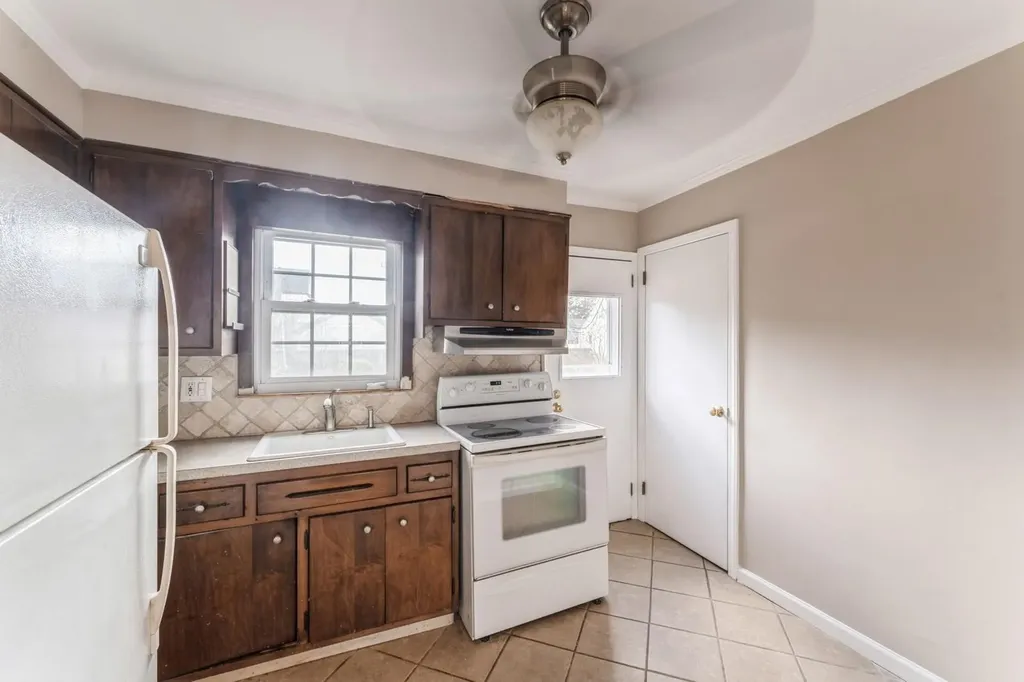 654 Joy Boulevard North Baldwin NY 11510