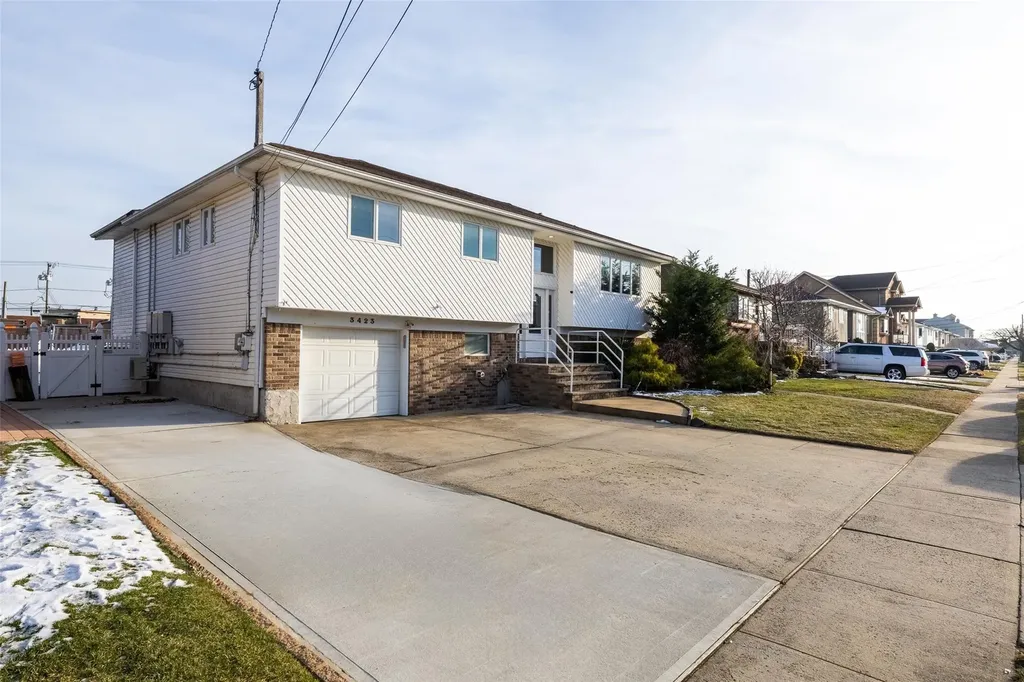 3423 Westminster Road Oceanside NY 11572